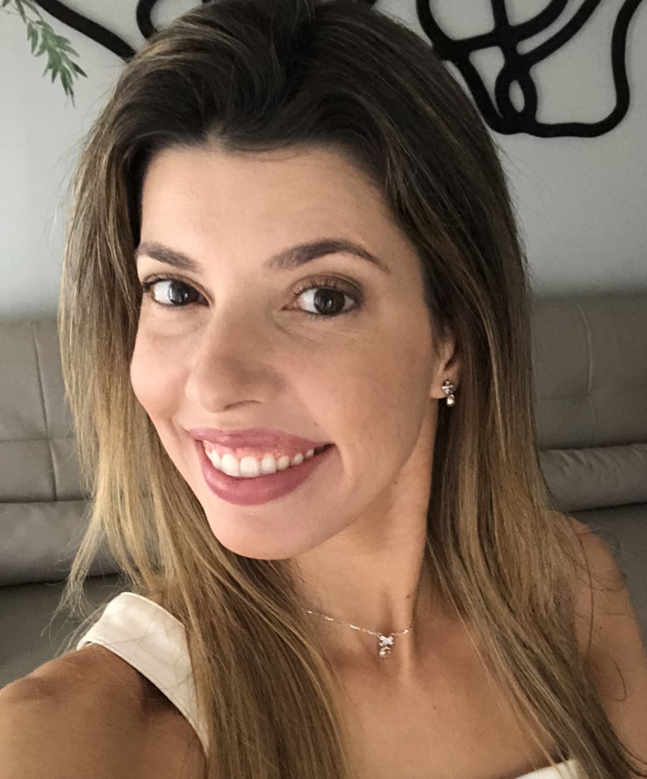 Elkiane_Headshot[31]